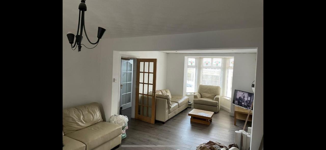 Enfield Street House Behind Portstewart Promenade With Partial Sea View From Front 3 Bed Sleeps 7 Vila Exterior foto
