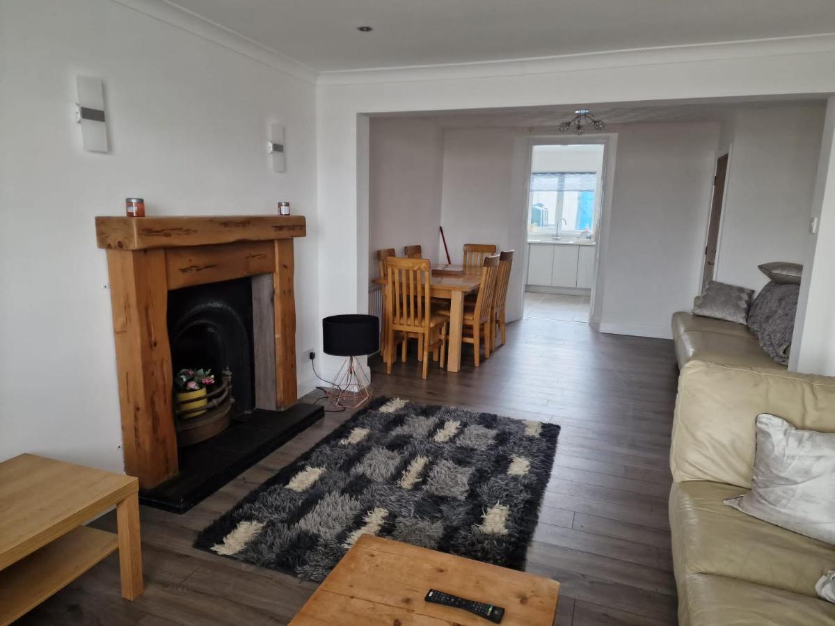 Enfield Street House Behind Portstewart Promenade With Partial Sea View From Front 3 Bed Sleeps 7 Vila Exterior foto